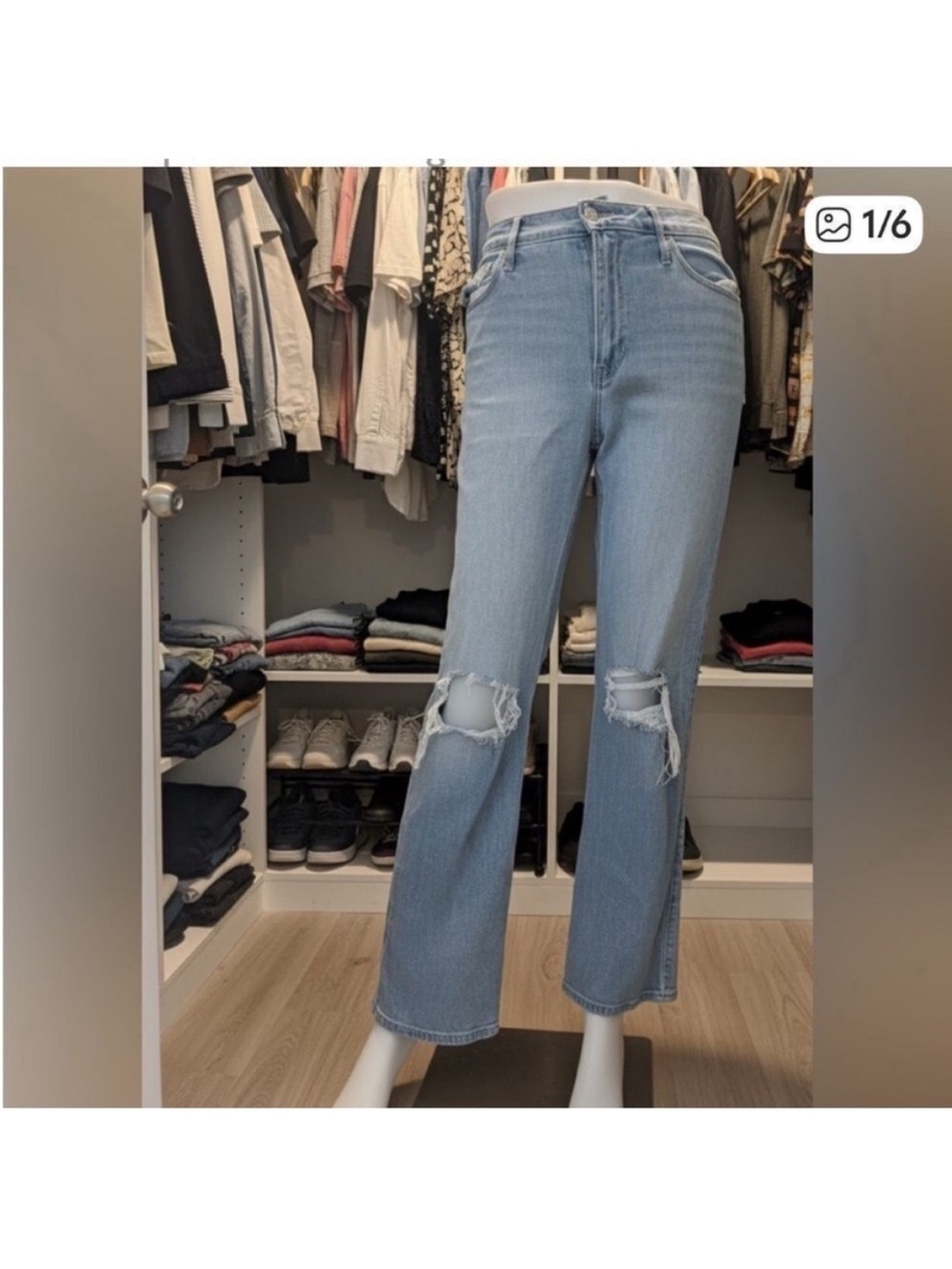 Hollister Ultra High-Rise Dad Jeans Distressed Knee Light Wash Blue Size 3R